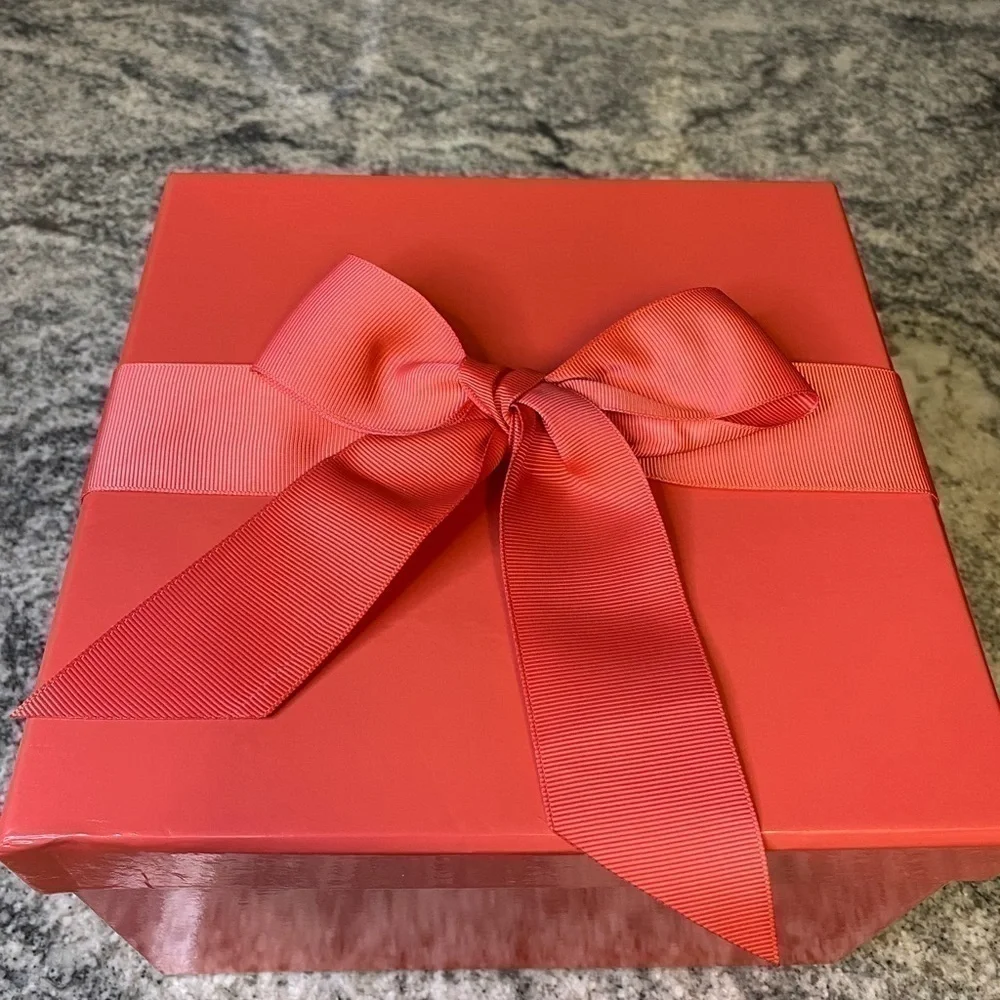 * Gift Box Salmon color Keepsake-Gift-Bowed Cover Box